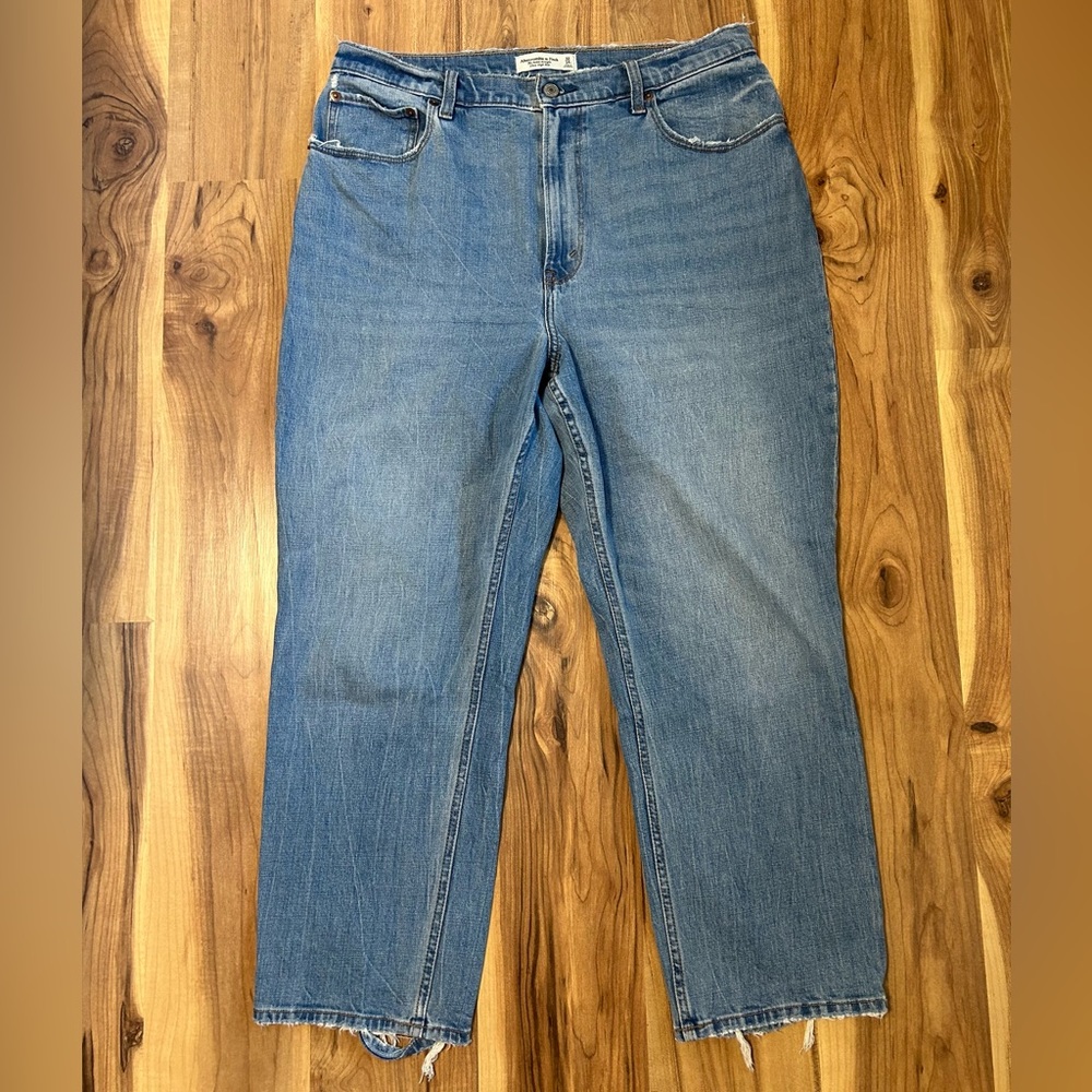 Abercrombie Curve Love Ultra High Rise Ankle Straight